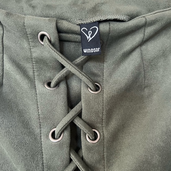 NWOT Army green lace-up mini skirt. Small. Boho. - Picture 4 of 8